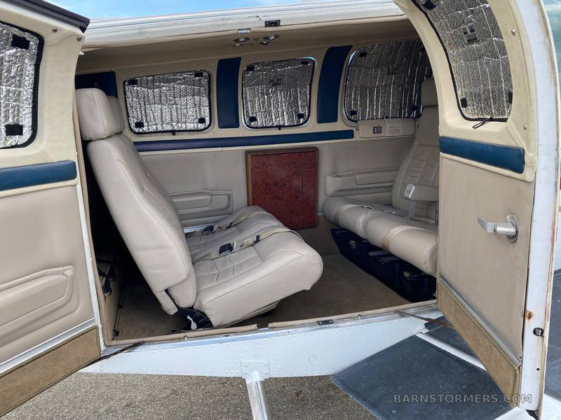 1991 Beech BE58 Baron Photo 5