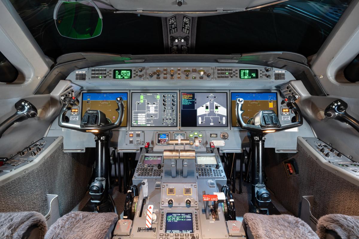 2009 Gulfstream G550 Photo 3