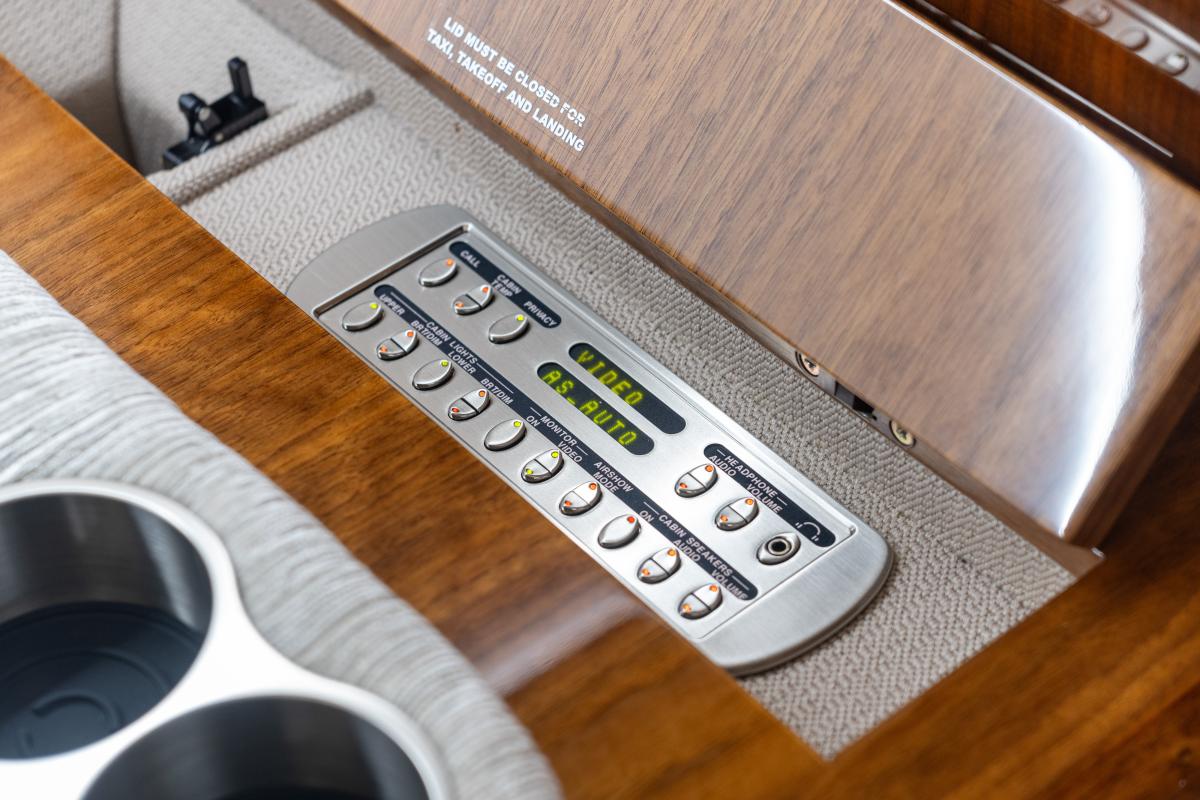 2009 Gulfstream G550 Photo 7