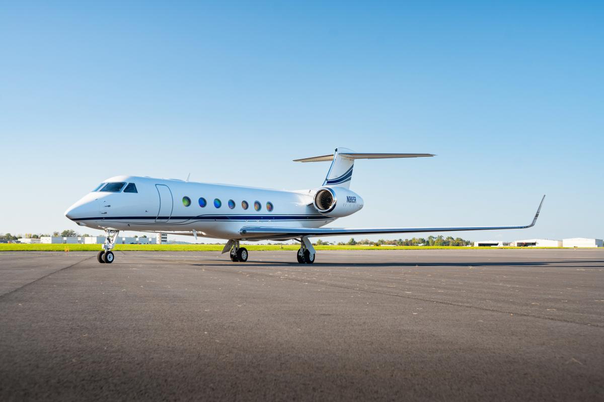 2009 Gulfstream G550 Photo 2