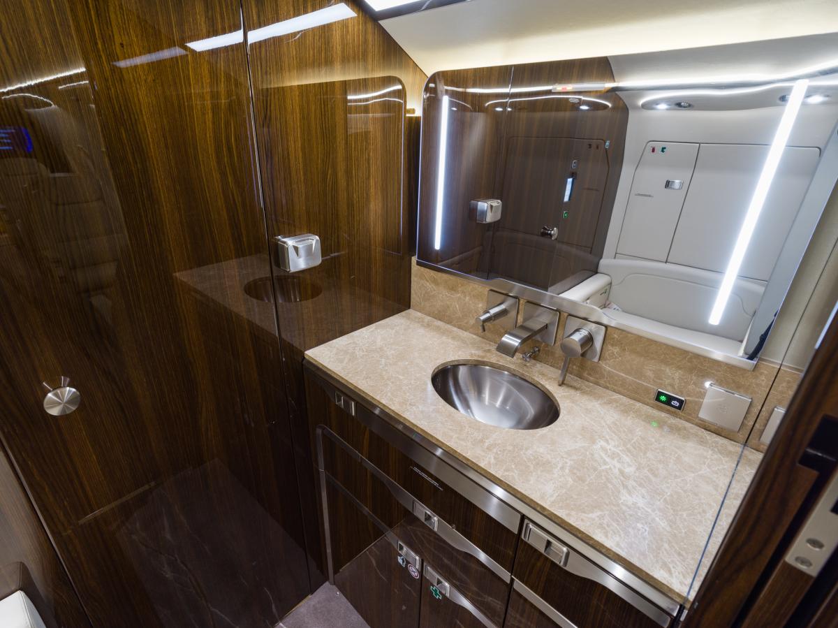 2016 Challenger 350 s/n 20632 Photo 5