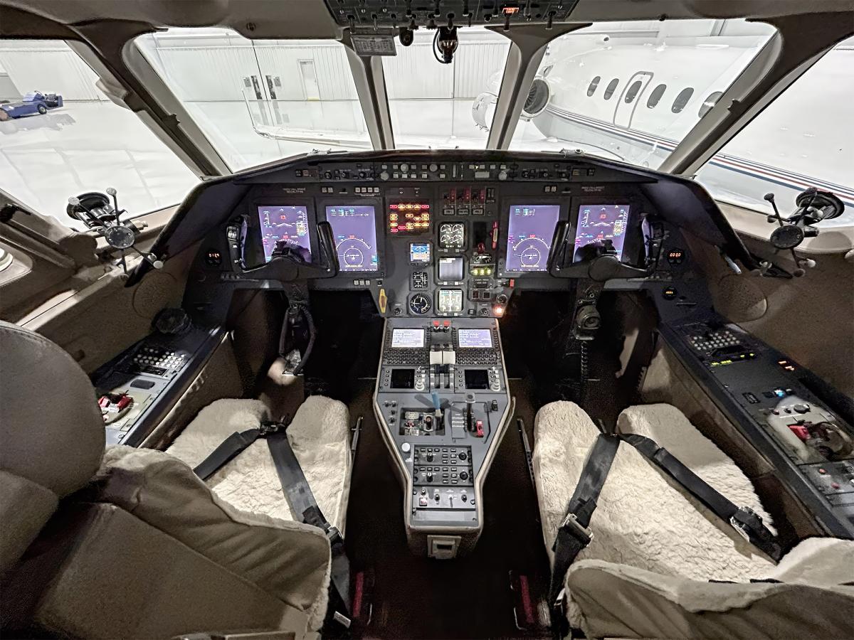2002 Dassault Falcon 2000 Photo 3
