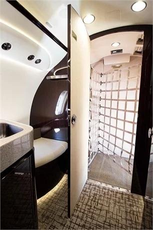 2017 BOMBARDIER CHALLENGER 650 Photo 3
