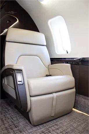 2017 BOMBARDIER CHALLENGER 650 Photo 4
