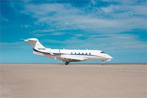 2004 BOMBARDIER CHALLENGER 300 Photo 6