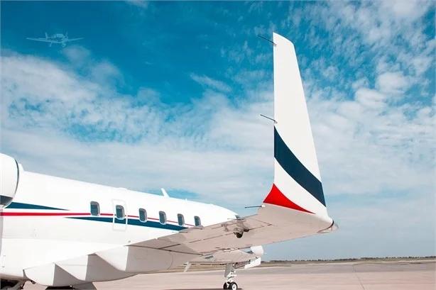 2004 BOMBARDIER CHALLENGER 300 Photo 3