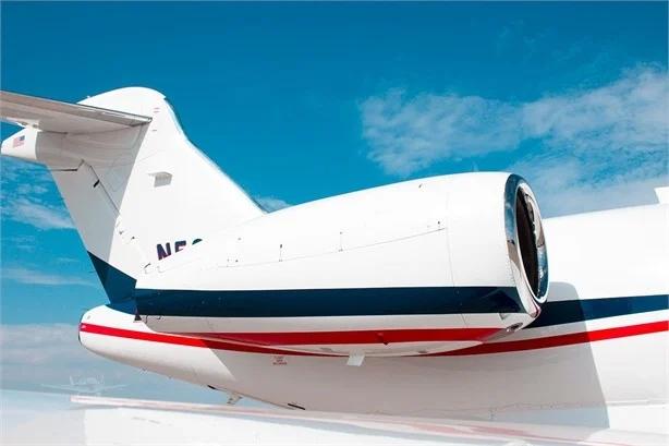 2004 BOMBARDIER CHALLENGER 300 Photo 5