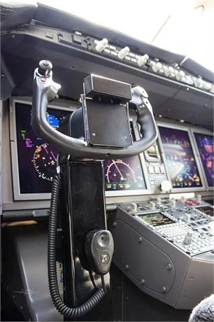 2004 BOMBARDIER CHALLENGER 300 Photo 7