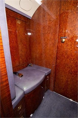 2004 BOMBARDIER CHALLENGER 300 Photo 6