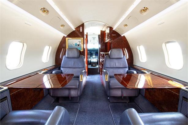 2004 BOMBARDIER CHALLENGER 300 Photo 5