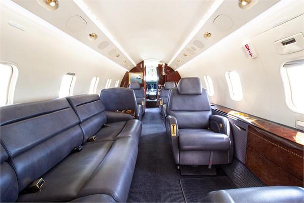 2004 BOMBARDIER CHALLENGER 300 Photo 4