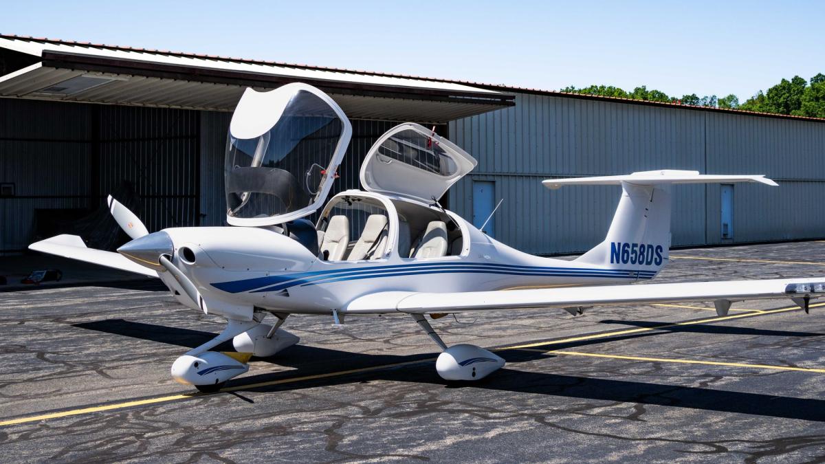 2006 Diamond DA40 Photo 2