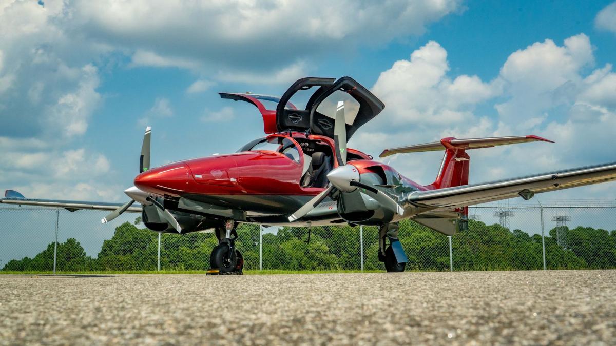 2025 Diamond DA62 Photo 2