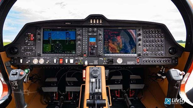 2025 DIAMOND DA62 Photo 3