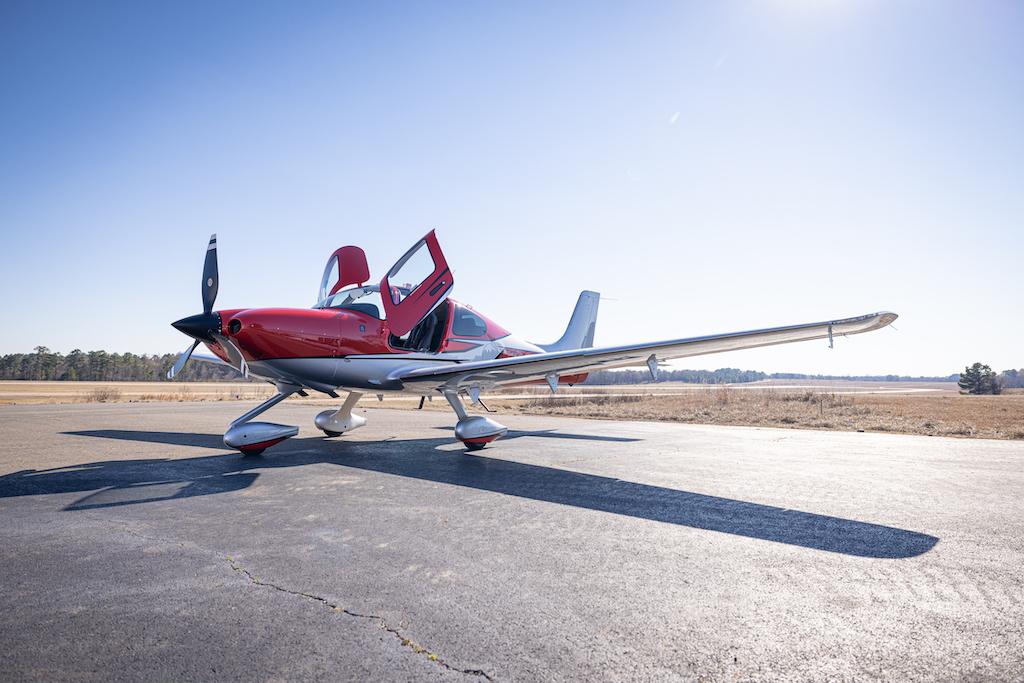 2019 Cirrus SR22T G6 GTS Photo 2