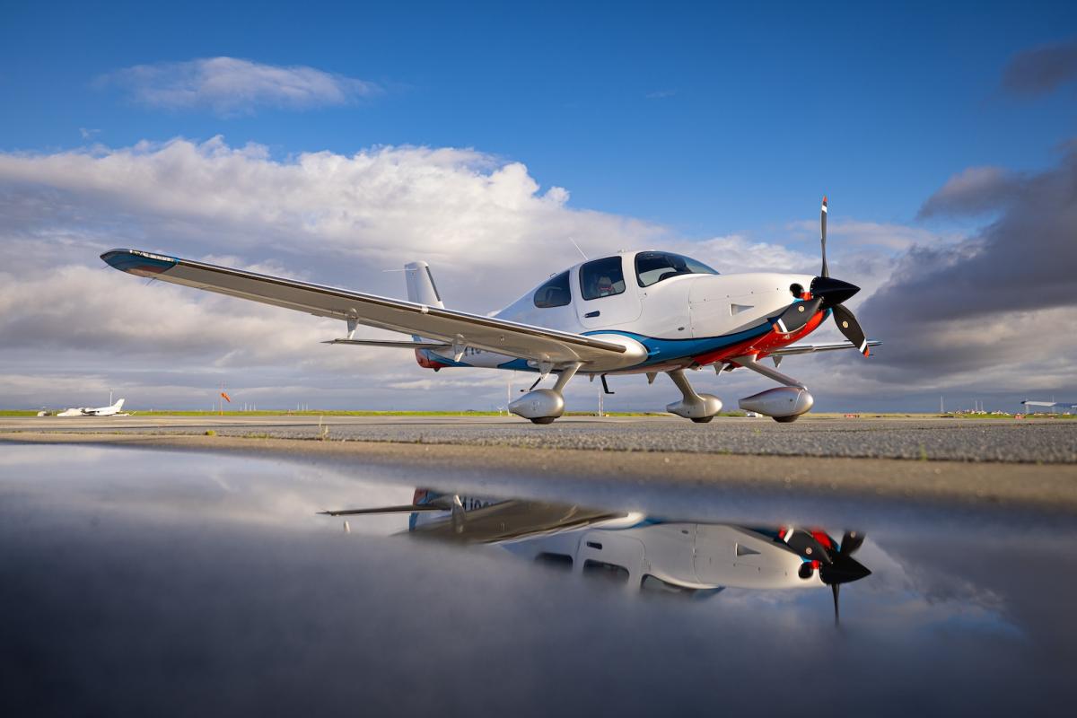 2019 Cirrus SR22T Photo 2