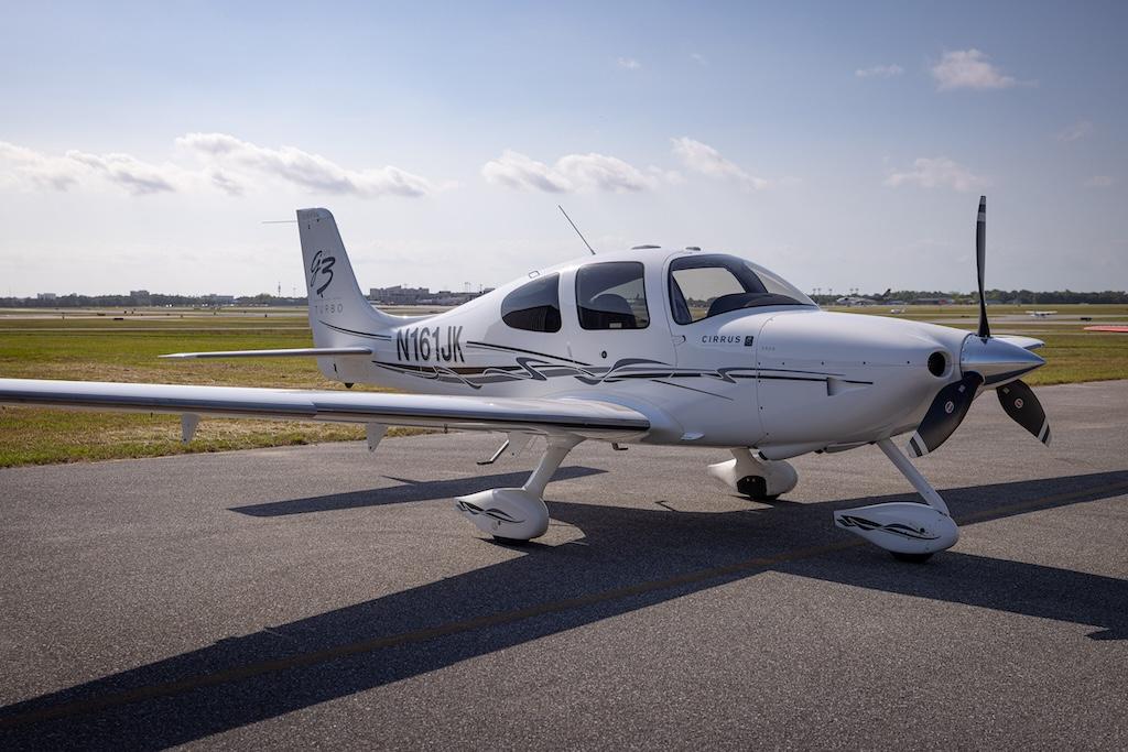 2007 Cirrus SR22 G3 GTS Turbo Photo 2