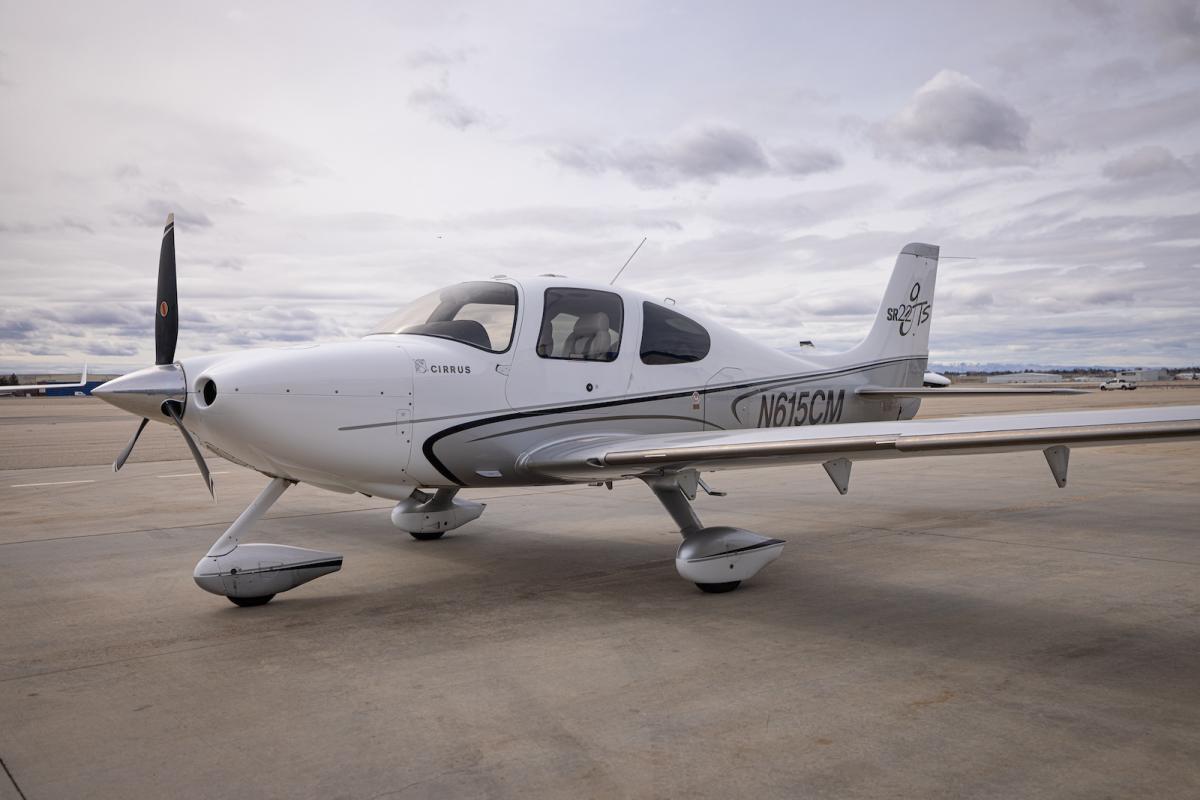 2006 Cirrus SR22 G2 GTS Photo 2
