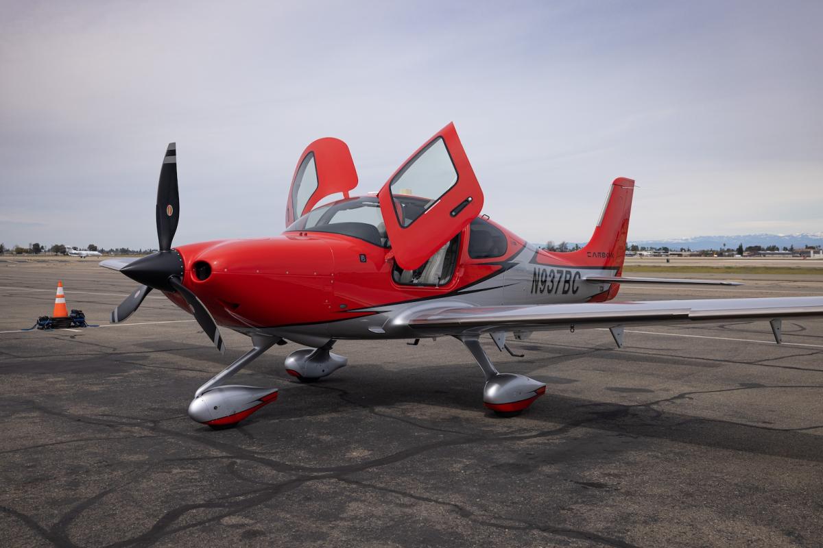 2021 Cirrus SR22T G6 GTS Photo 2