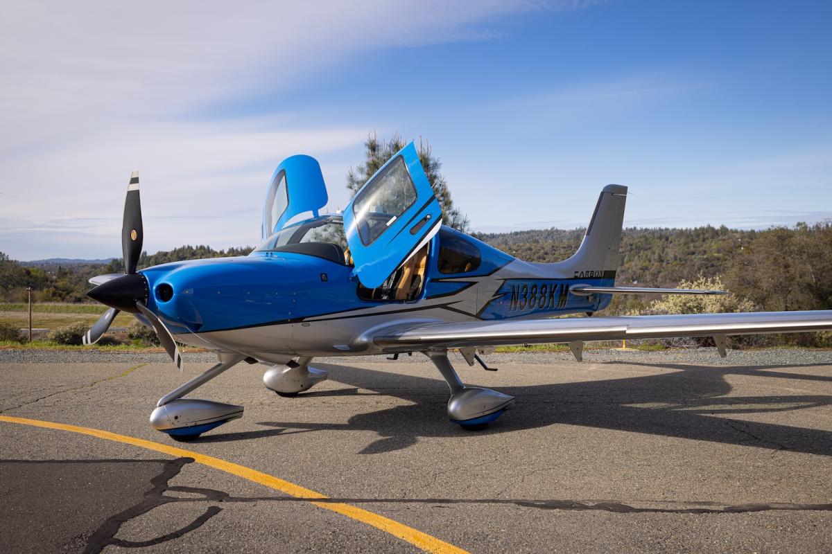 2019 Cirrus SR22T G6 GTS Photo 2