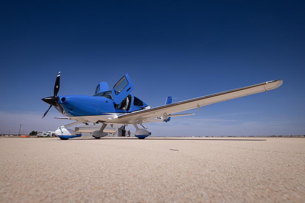 2022 Cirrus SR22T G6 GTS Photo 2