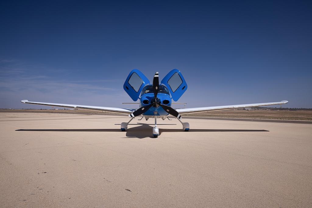 2022 Cirrus SR22T G6 GTS Photo 2
