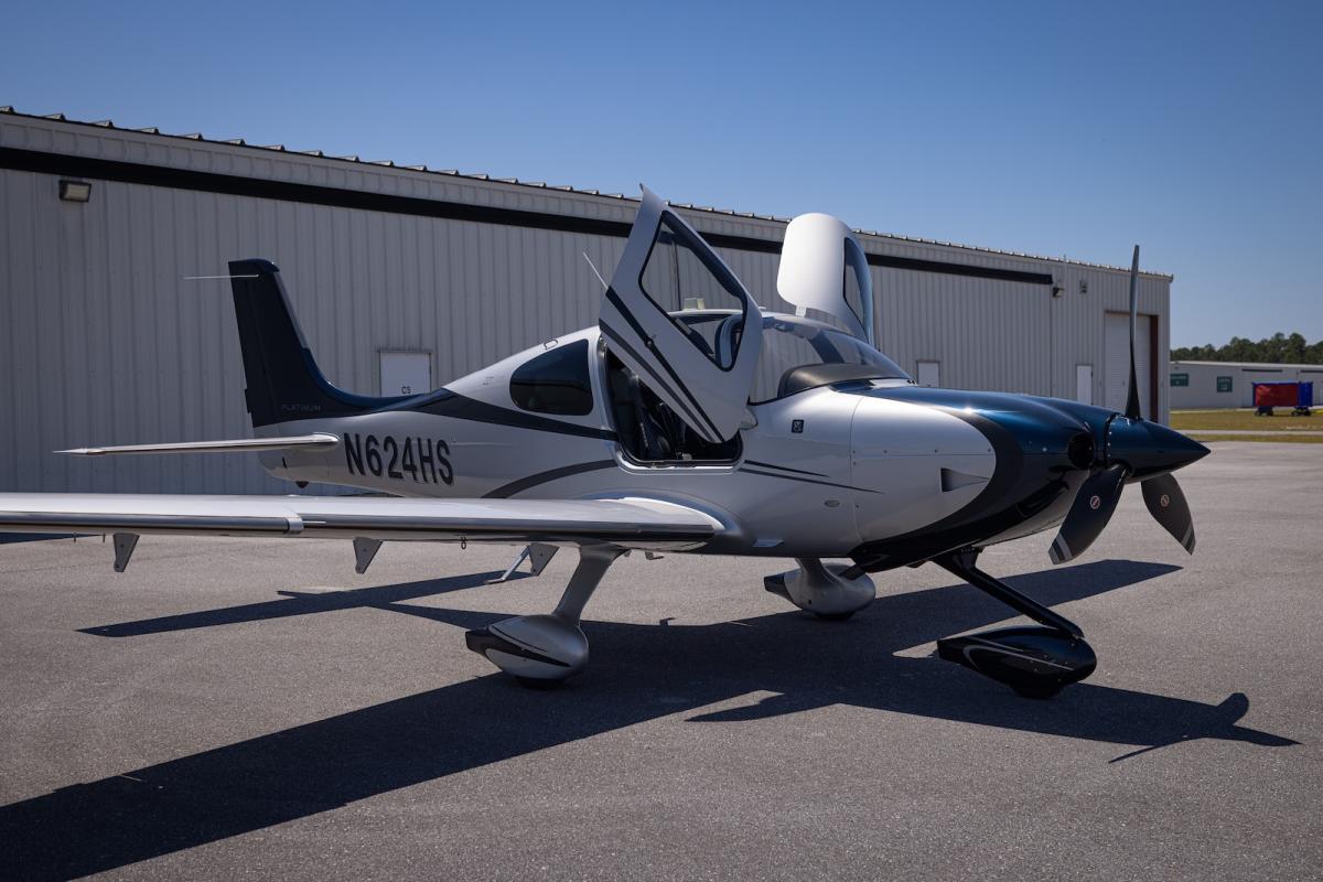 2014 Cirrus SR22T G5 GTS Photo 2