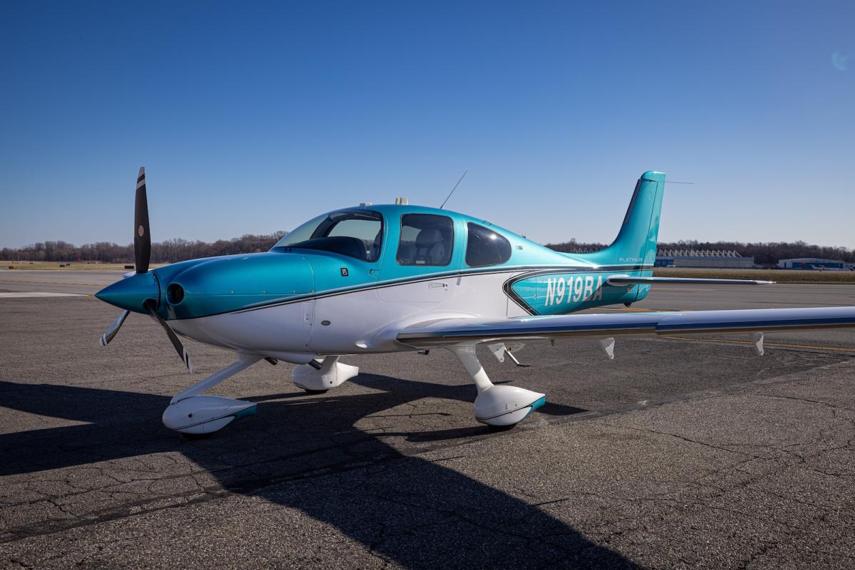 2022 Cirrus SR22 G6 GTS Photo 2