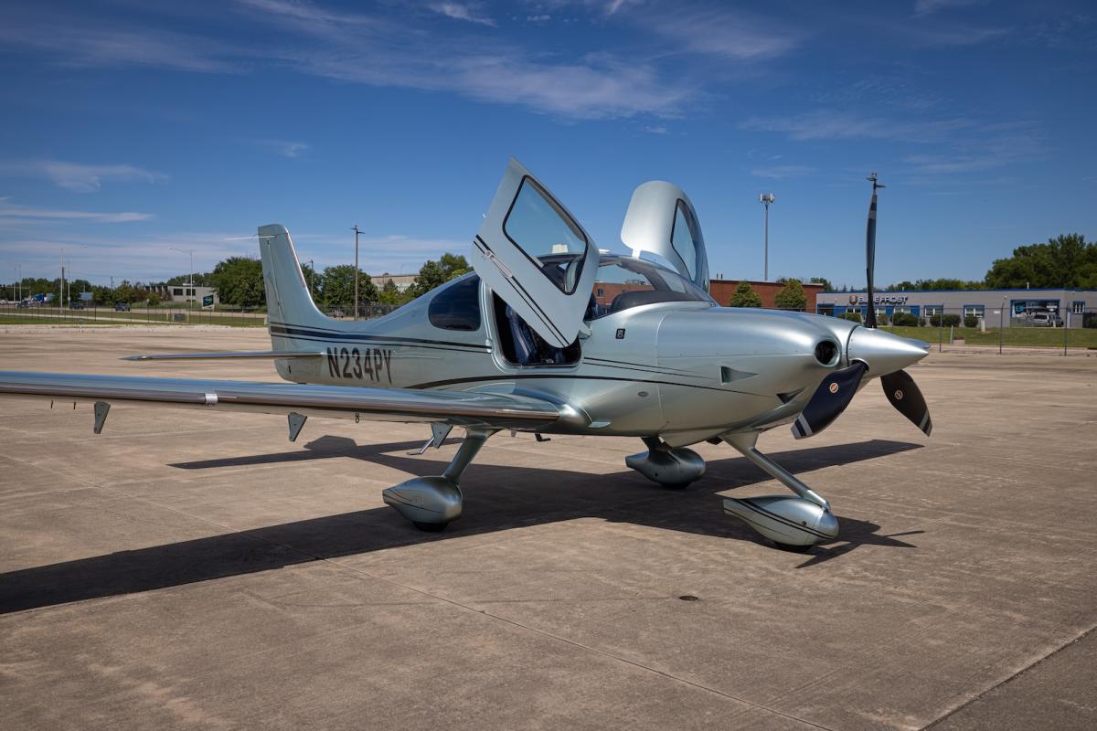 2019 Cirrus SR22T G6 GTS Photo 2