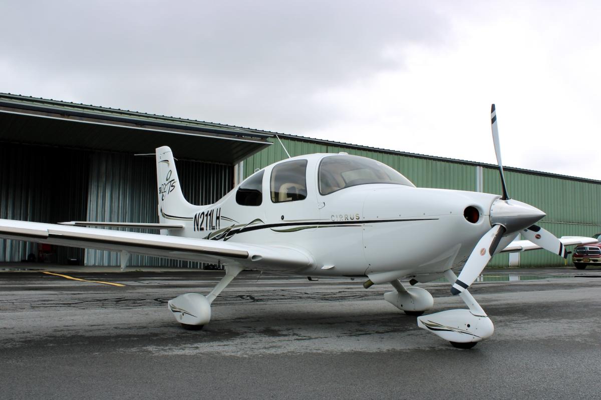 2006 Cirrus SR22 G2 GTS Photo 2
