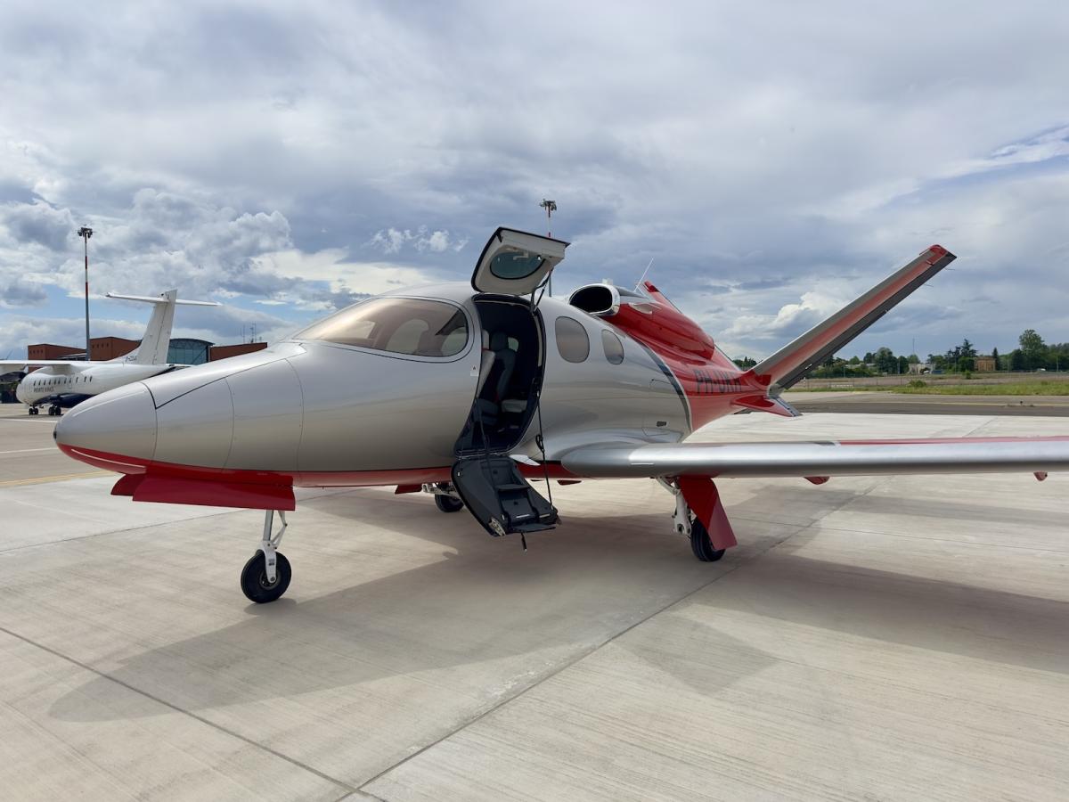 2020 Cirrus SF50 G2 Vision Jet Photo 2