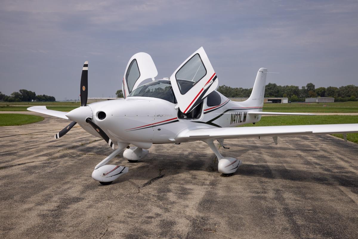 2018 Cirrus SR20 G6 Photo 2