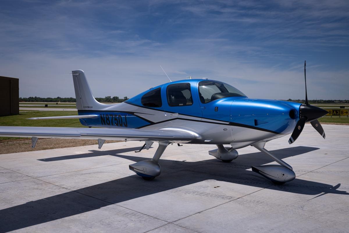 2017 Cirrus SR20 G6 GTS Photo 2