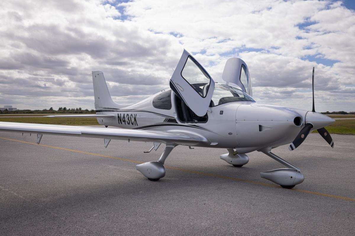 2022 Cirrus SR20 G6 Photo 2