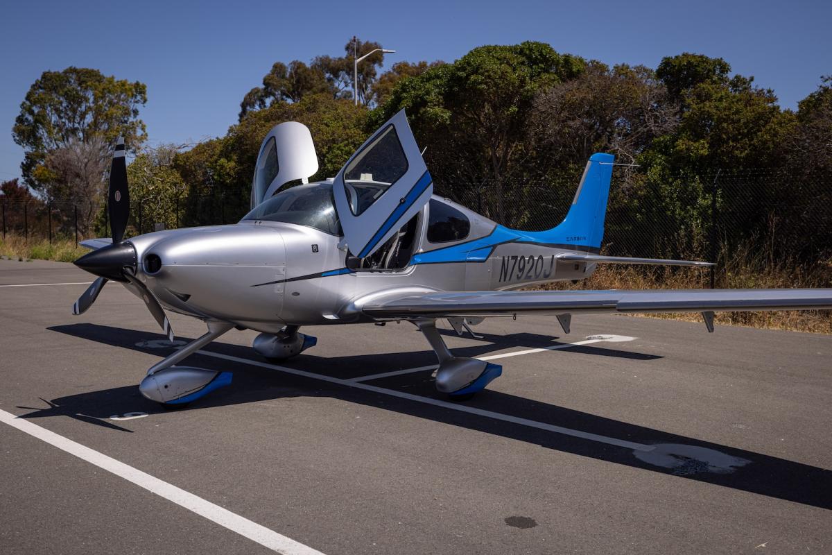 2015 Cirrus SR22T G5 GTS Photo 2