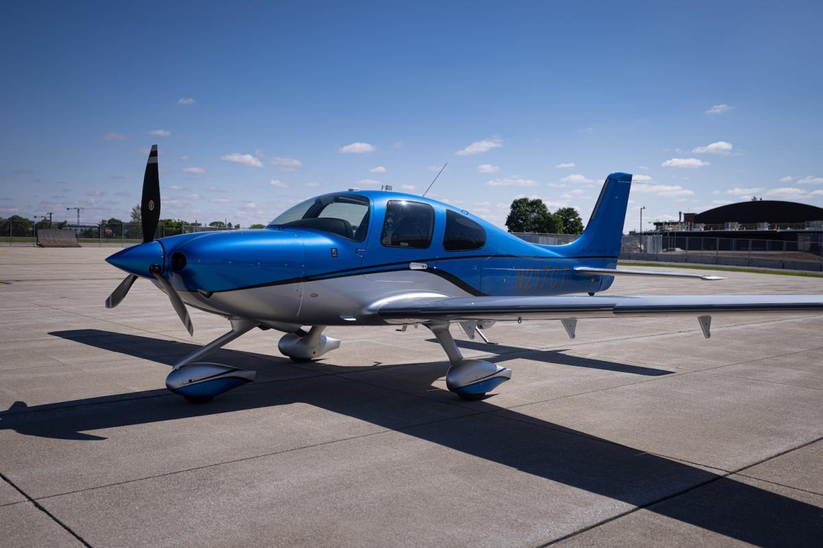 2017 Cirrus SR22T G6 GTS Photo 2