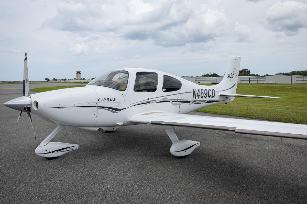 2005 Cirrus SR22 G2 GTS Photo 2