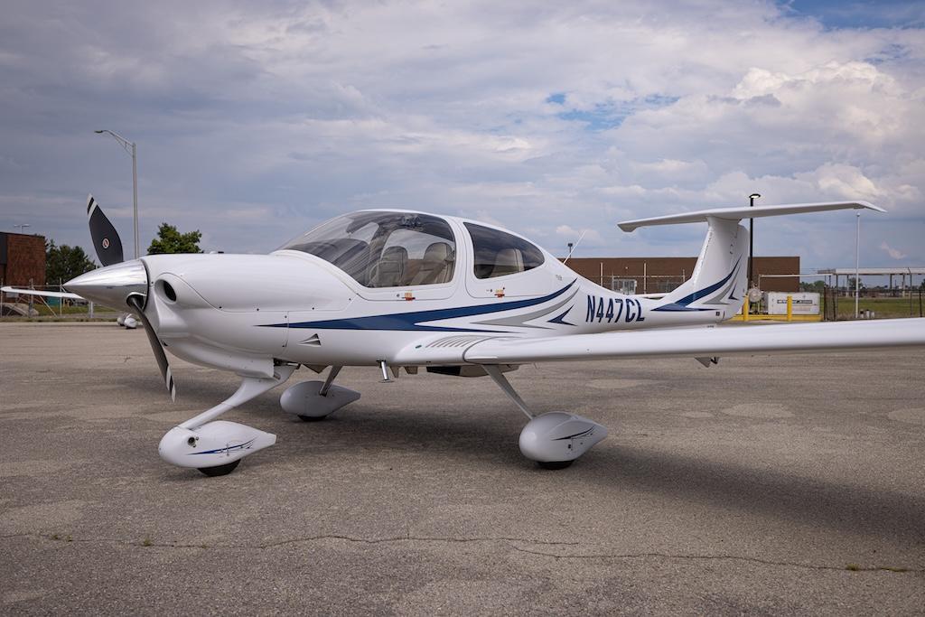 2011 Diamond DA 40 XLS Photo 2