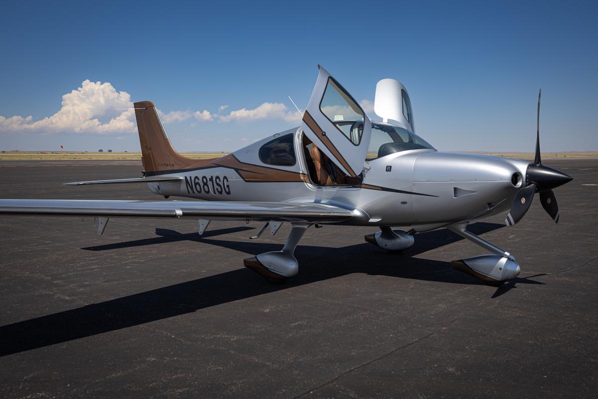2015 Cirrus SR22T G5 GTS Photo 2