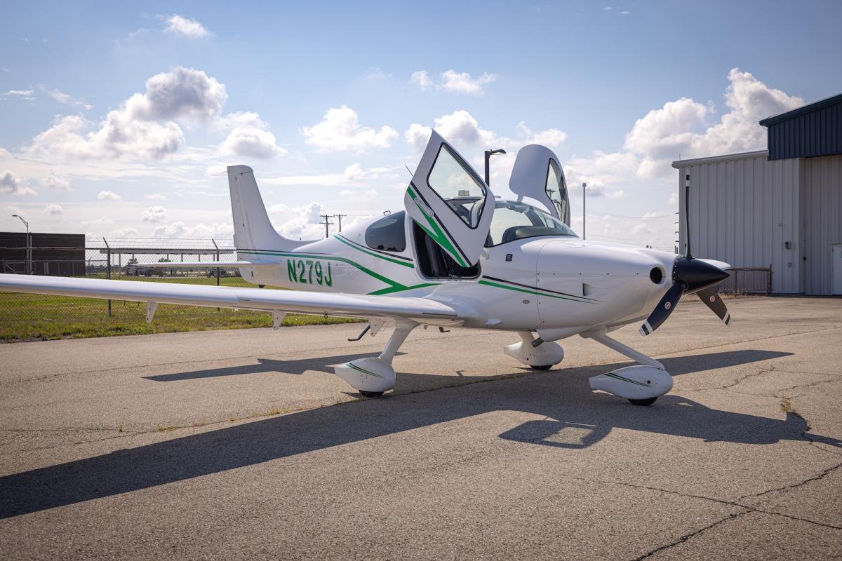 2020 Cirrus SR20 G6 Photo 2