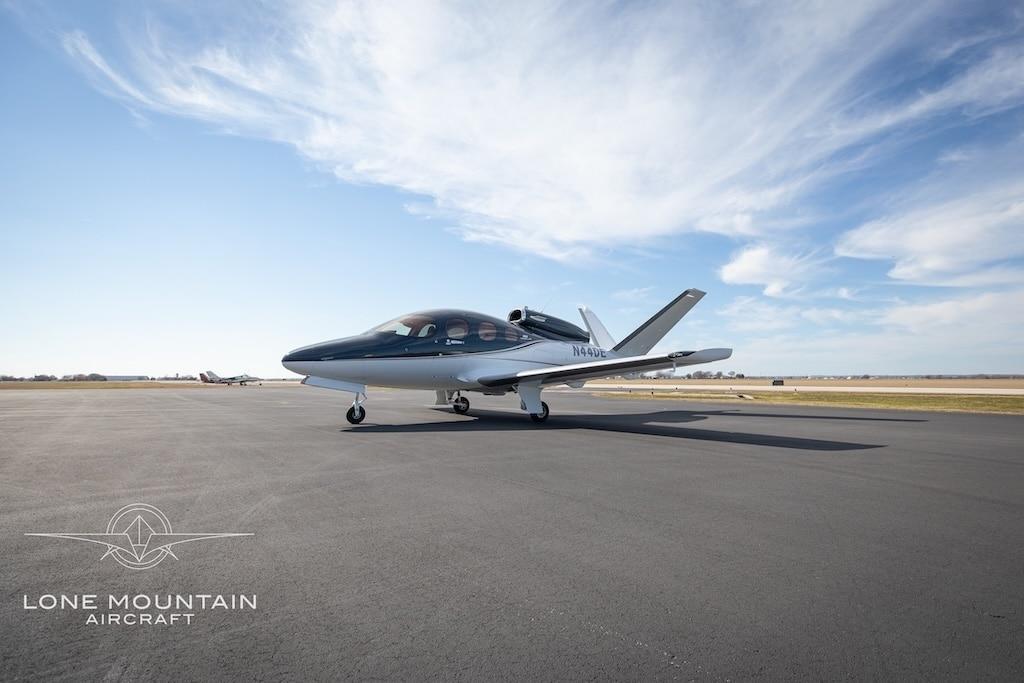 2019 Cirrus SF50 G2 Vision Jet Photo 2