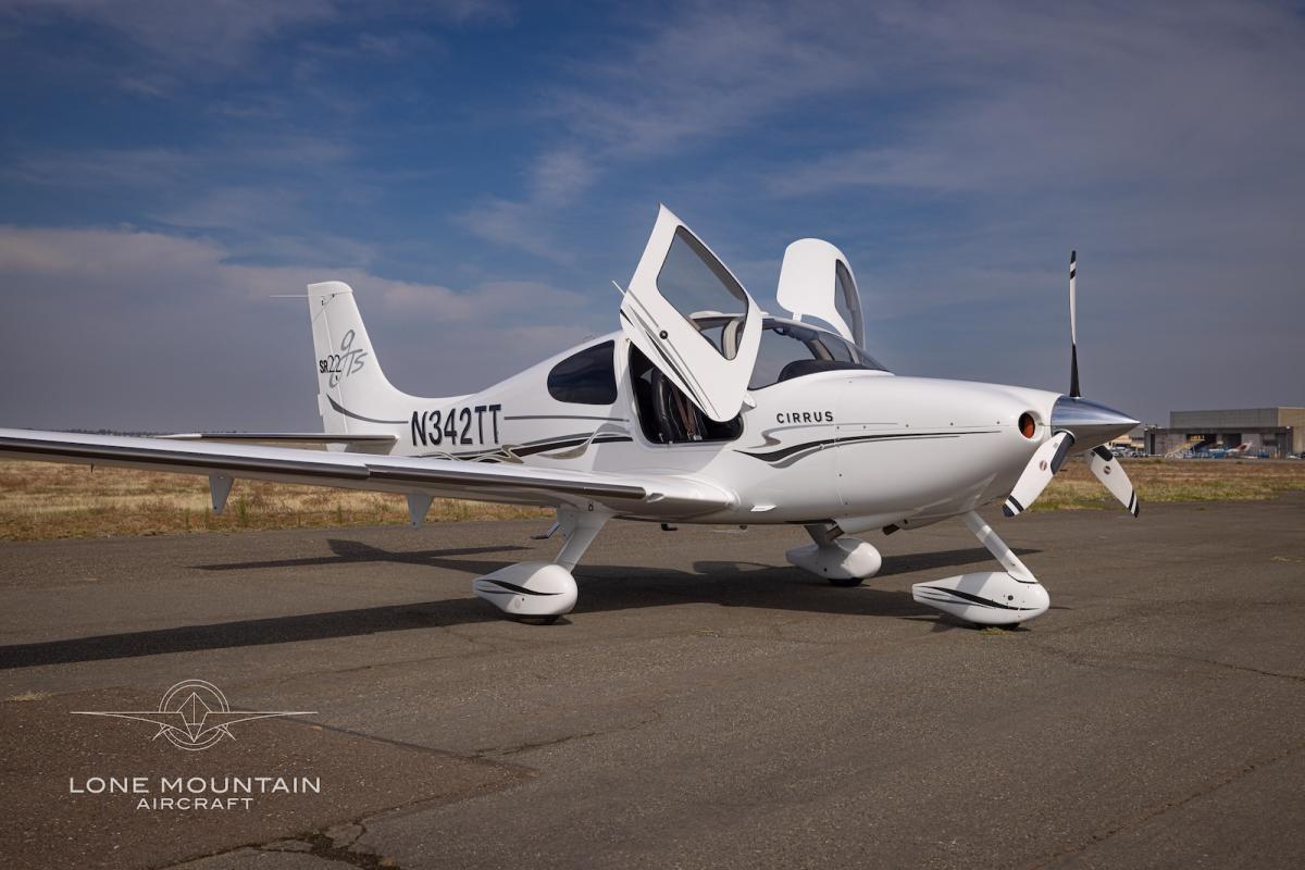 2004 Cirrus SR22 G2 Photo 2