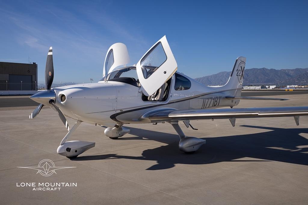 2010 Cirrus SR22 X Edition G3 Photo 2
