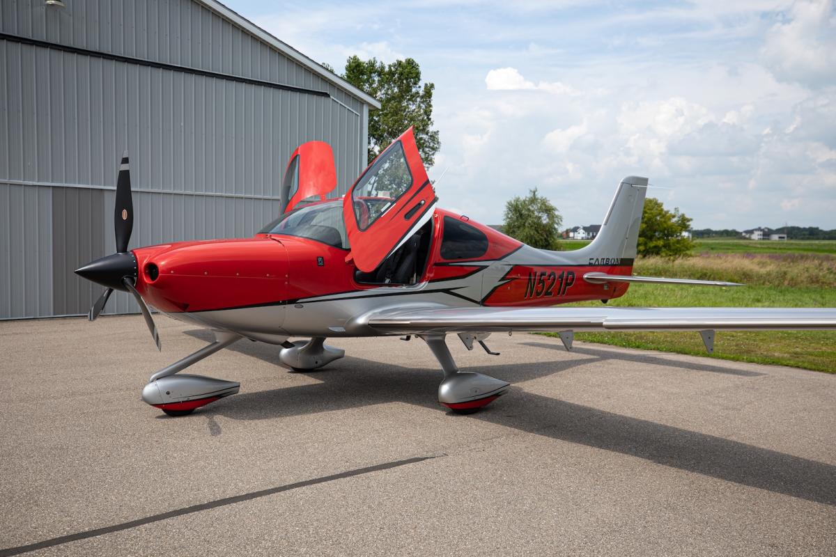 2019 Cirrus SR22T G6 GTS Photo 2