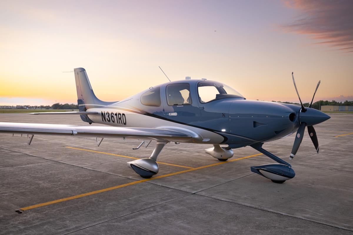 2025 Cirrus SR22T G7 GTS Photo 2