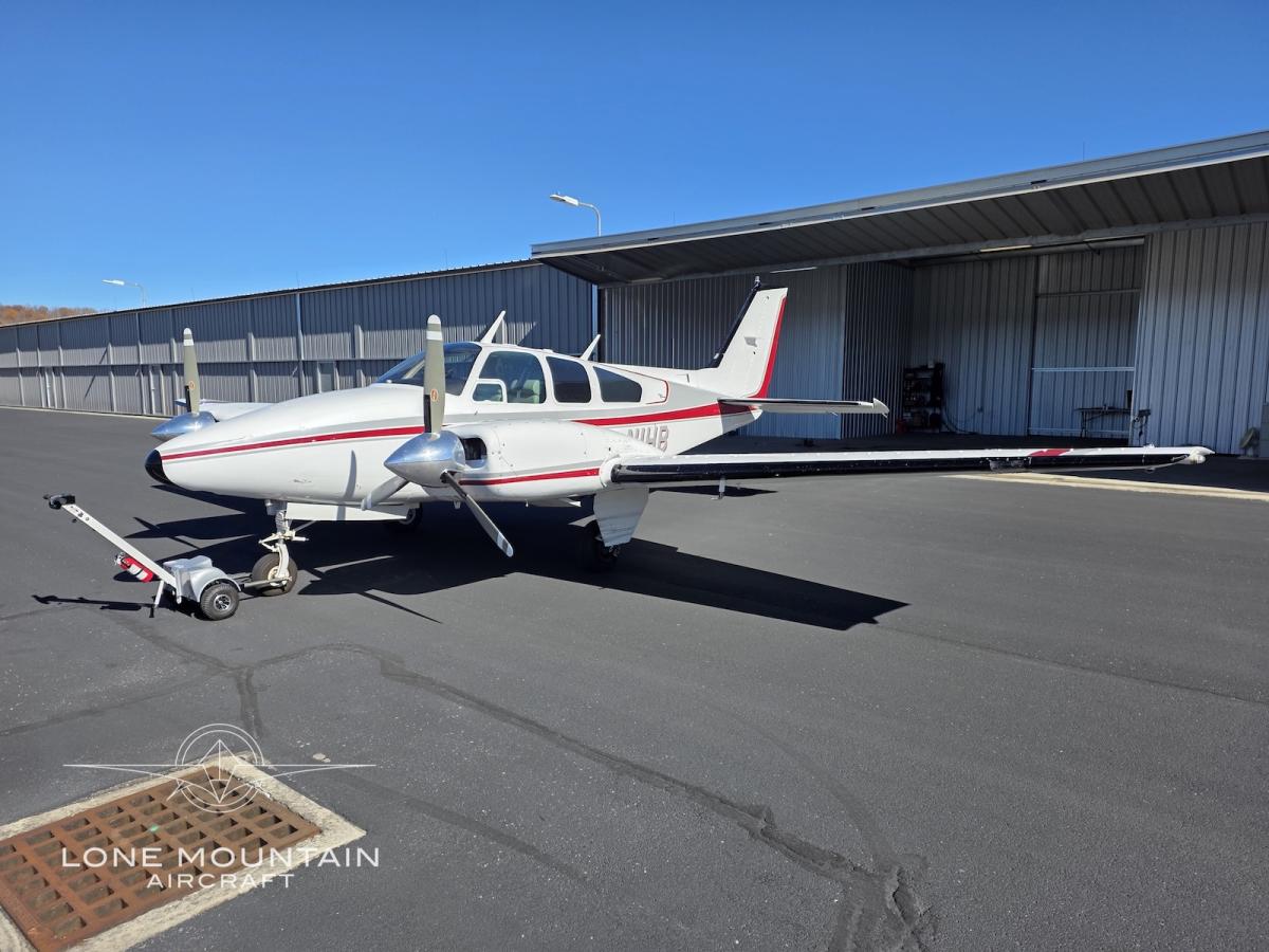 1968 Beechcraft B55 Baron Photo 2
