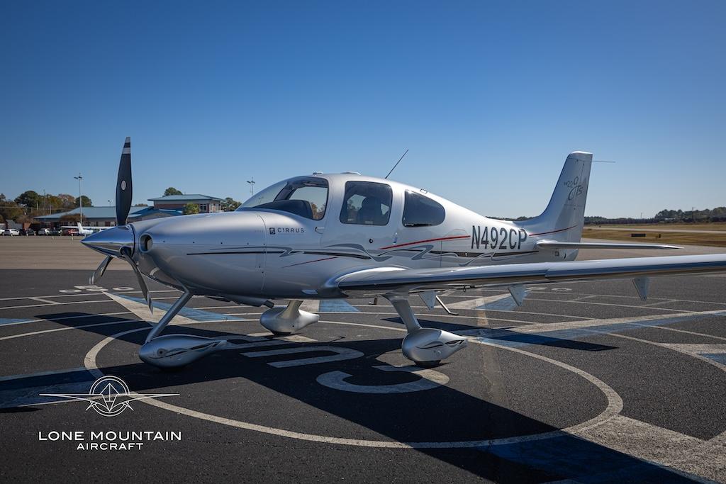 2008 Cirrus SR22 G3 GTS Photo 2