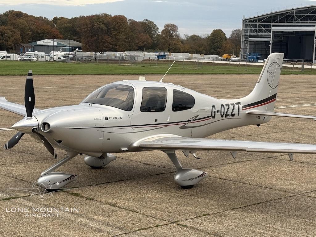 2011 Cirrus SR22T G3 GTS Photo 2