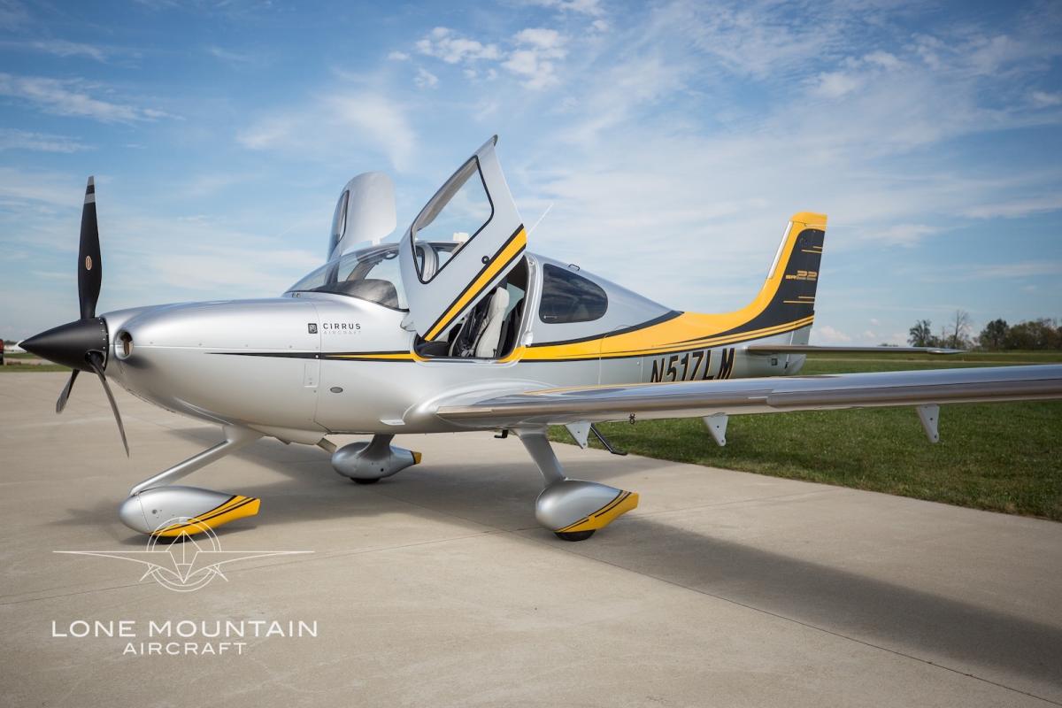2011 Cirrus SR22 G3 GTS Photo 2