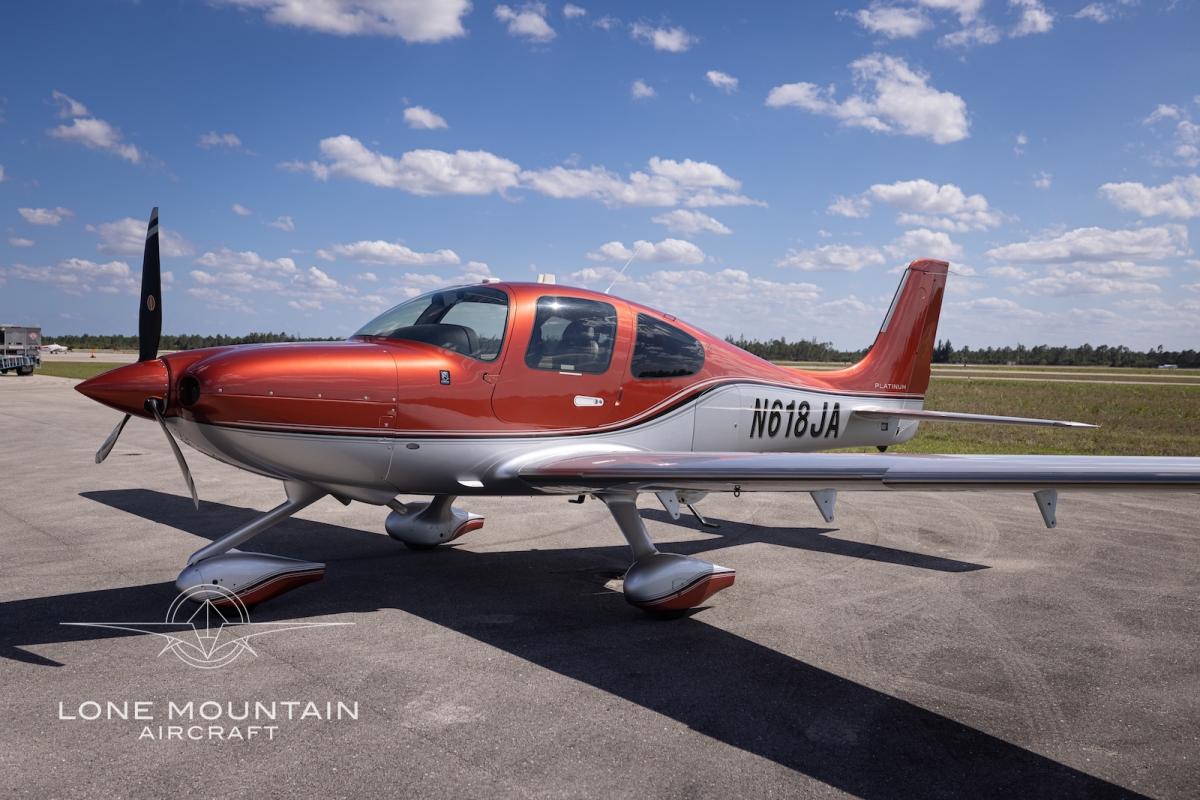 2018 Cirrus SR22 G6 GTS Photo 2